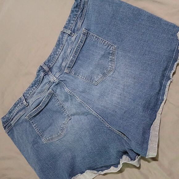 Torrid Jean Cut-Offs 30 AND Lane Bryant Khaki shorts 28-easy care plus size - Picture 7 of 15